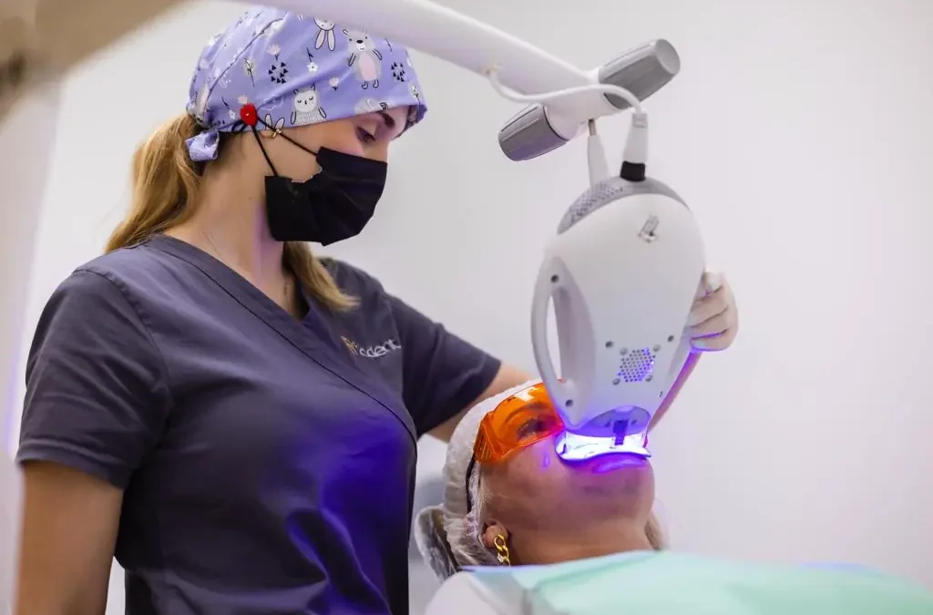 Blanqueamiento dental: ¿Qué es, tipos y consejos?